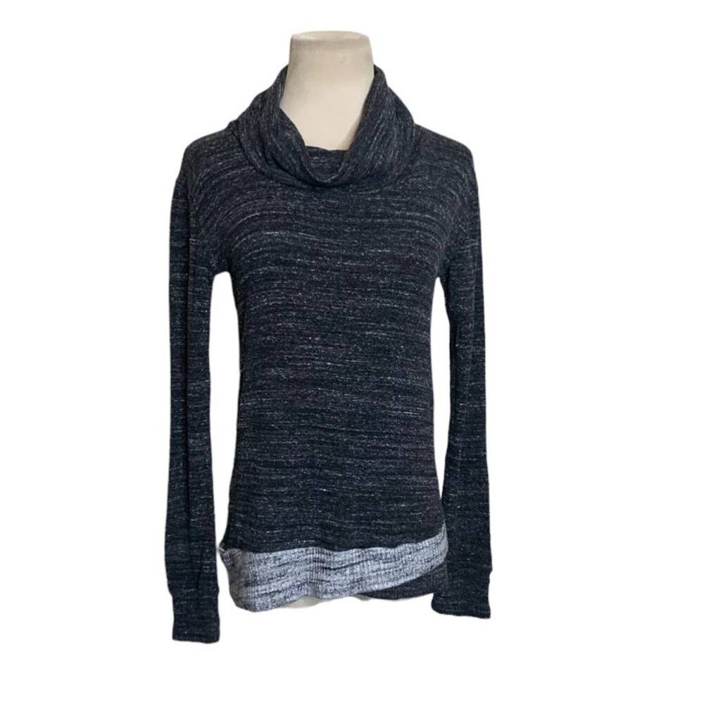 Laila Jayde Gray Turtle Neck Sweater Size XS
